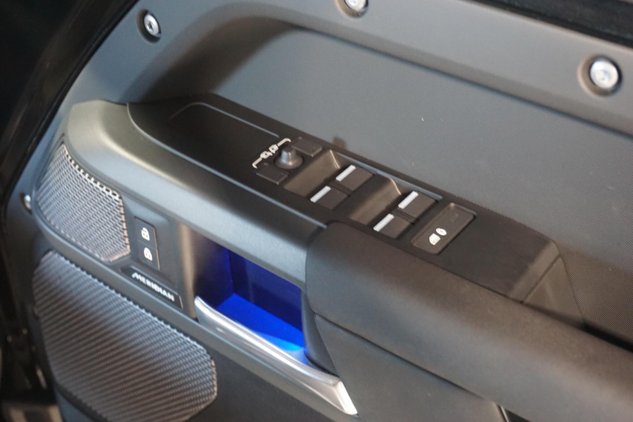 Land Rover Defender 110 2.0 P400e 15.4kWh X-Dynamic S SUV 5dr Petrol Plug-in Hybrid Auto 4WD Euro 6 (s/s) (404 ps)